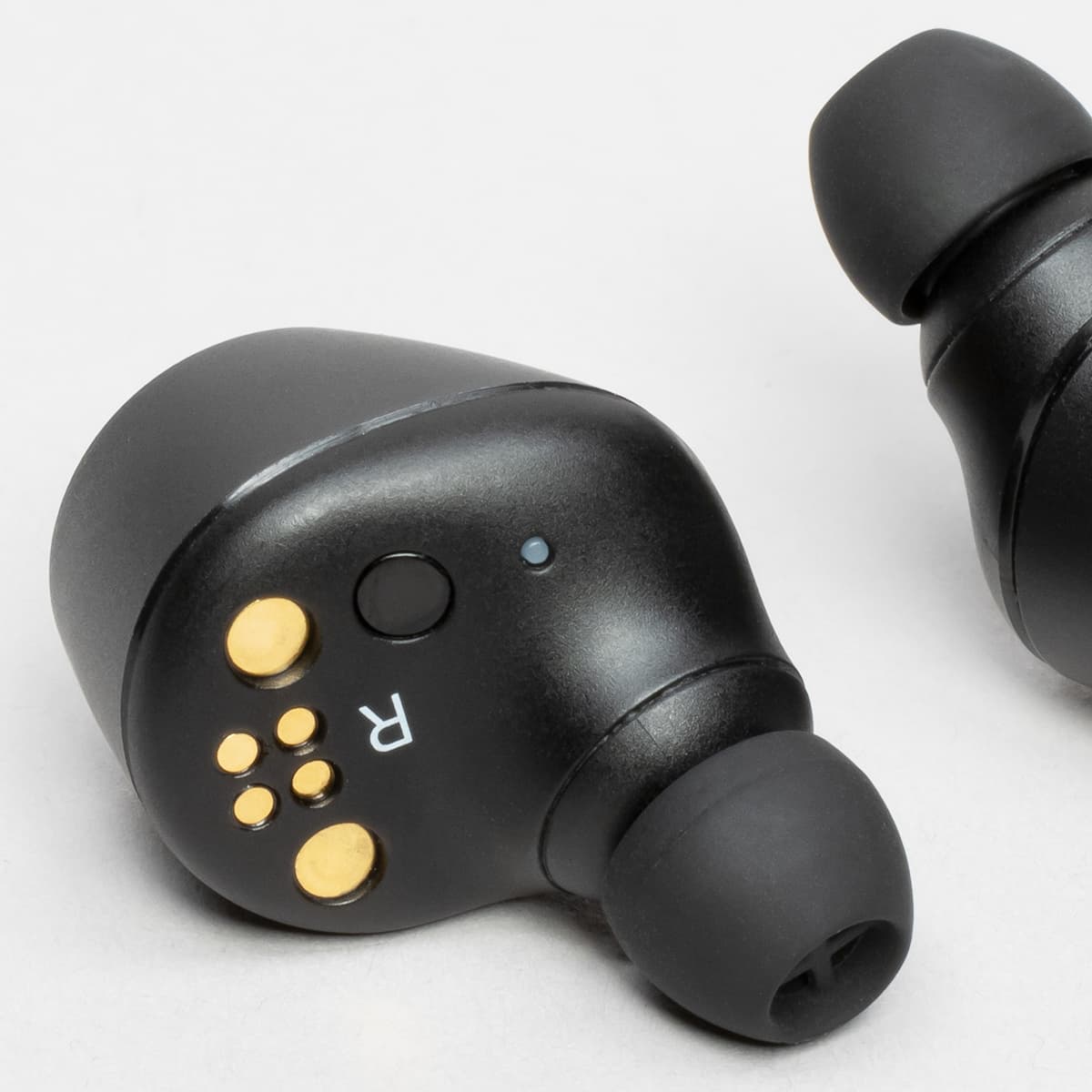 dengeki9999　MOMENTUM True Wireless2 Обзор полностью беспроводных наушников с активным шумоподавлением