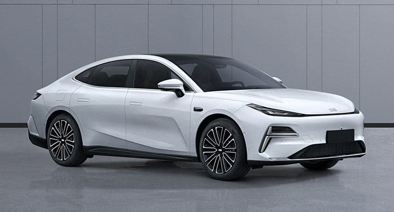 5-метровый экономичный седан Geely с топовым оснащением и