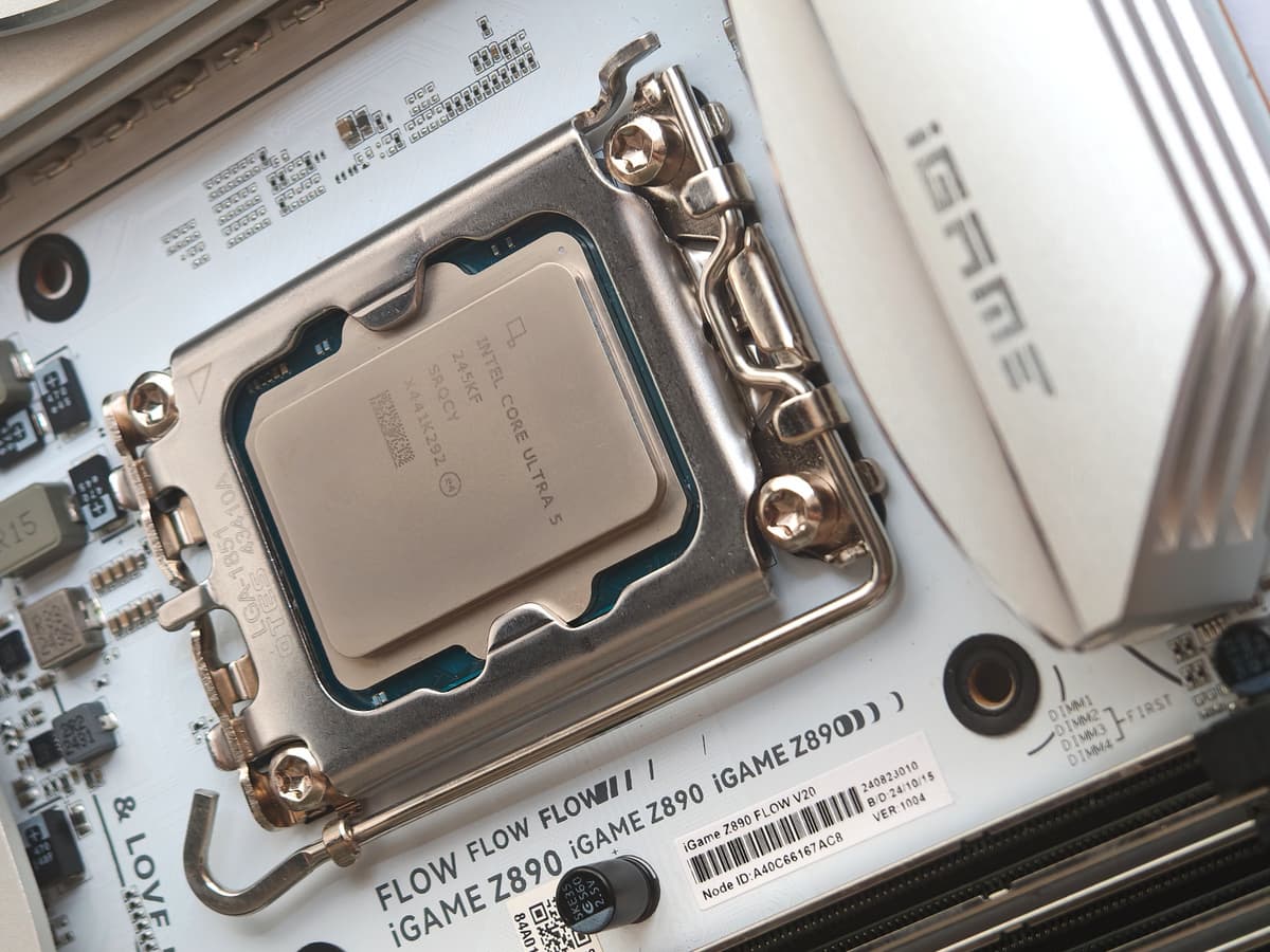 Intel coreultra 245K 動作確認済 Обзор Intel Core Ultra 5 245K: Идеальный баланс между мощностью и