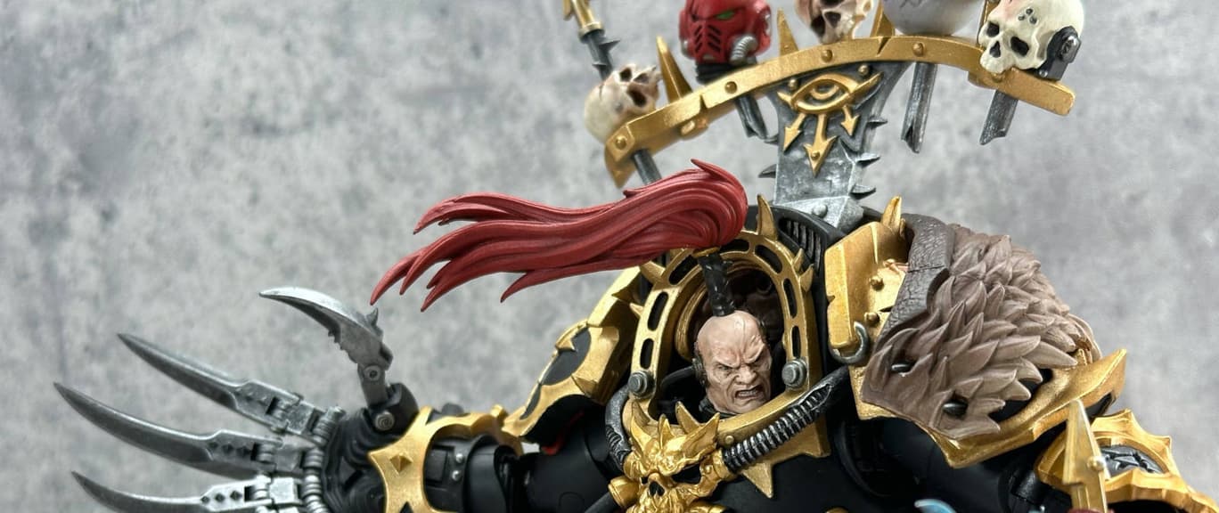 JoyToy's Warhammer 40,000 Abaddon the Despoiler Figure Review Released