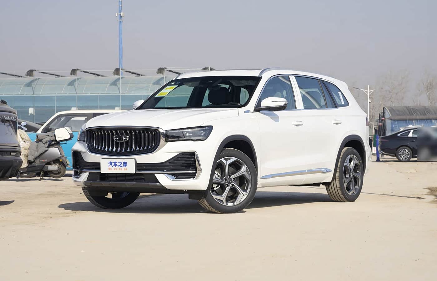 Geely Monjaro еще никогда не был таким дешевым: в Китае стартовали продажи Geely Xingyue L Changfeng Edition за 124,7 тыс. юаней (1,4 млн рублей)