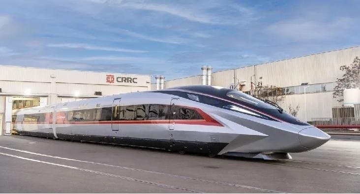 Самый быстрый поезд в мире CR450, который разогнался до 453 км/ч, получил новые аккумуляторы для снижения массы