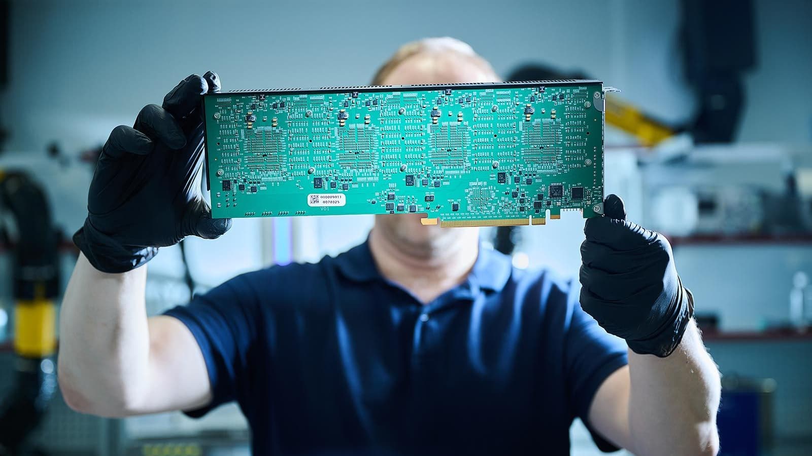 В России заявили, что создали первый отечественный ускоритель для ИИ на базе собственного микропроцессора, опубликованы фото