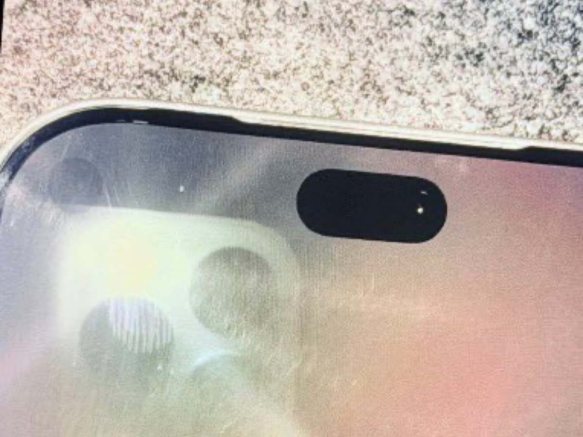 Фотографии демонстрируют уменьшенный Dynamic Island, который ожидается в iPhone 18 Pro