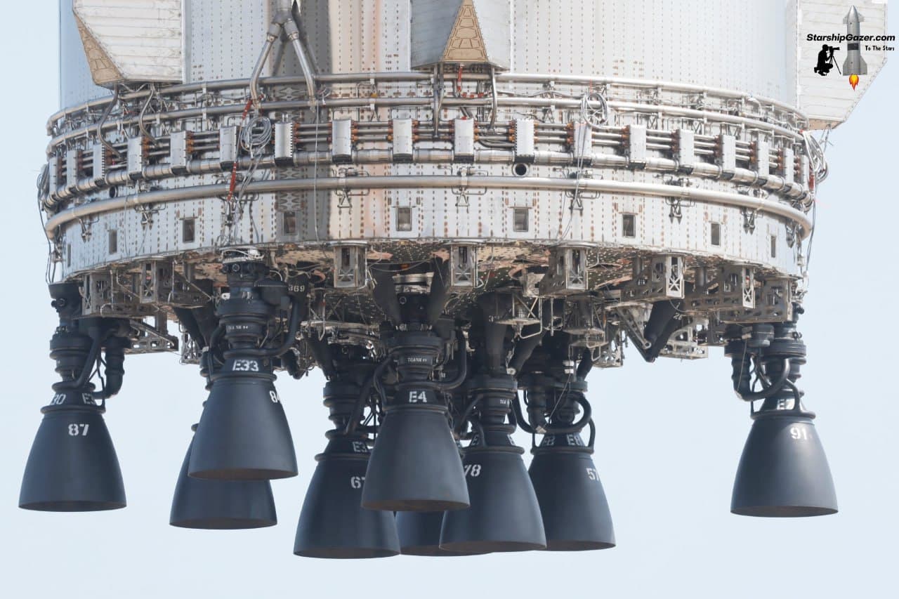 На Super Heavy следующего поколения установили 10 новейших двигателей Raptor 3