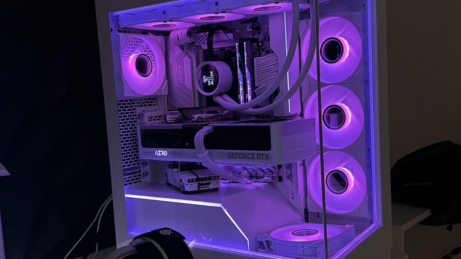 Материнские платы ASRock продолжают «убивать» Ryzen 7 9800X3D, обновления BIOS не помогают