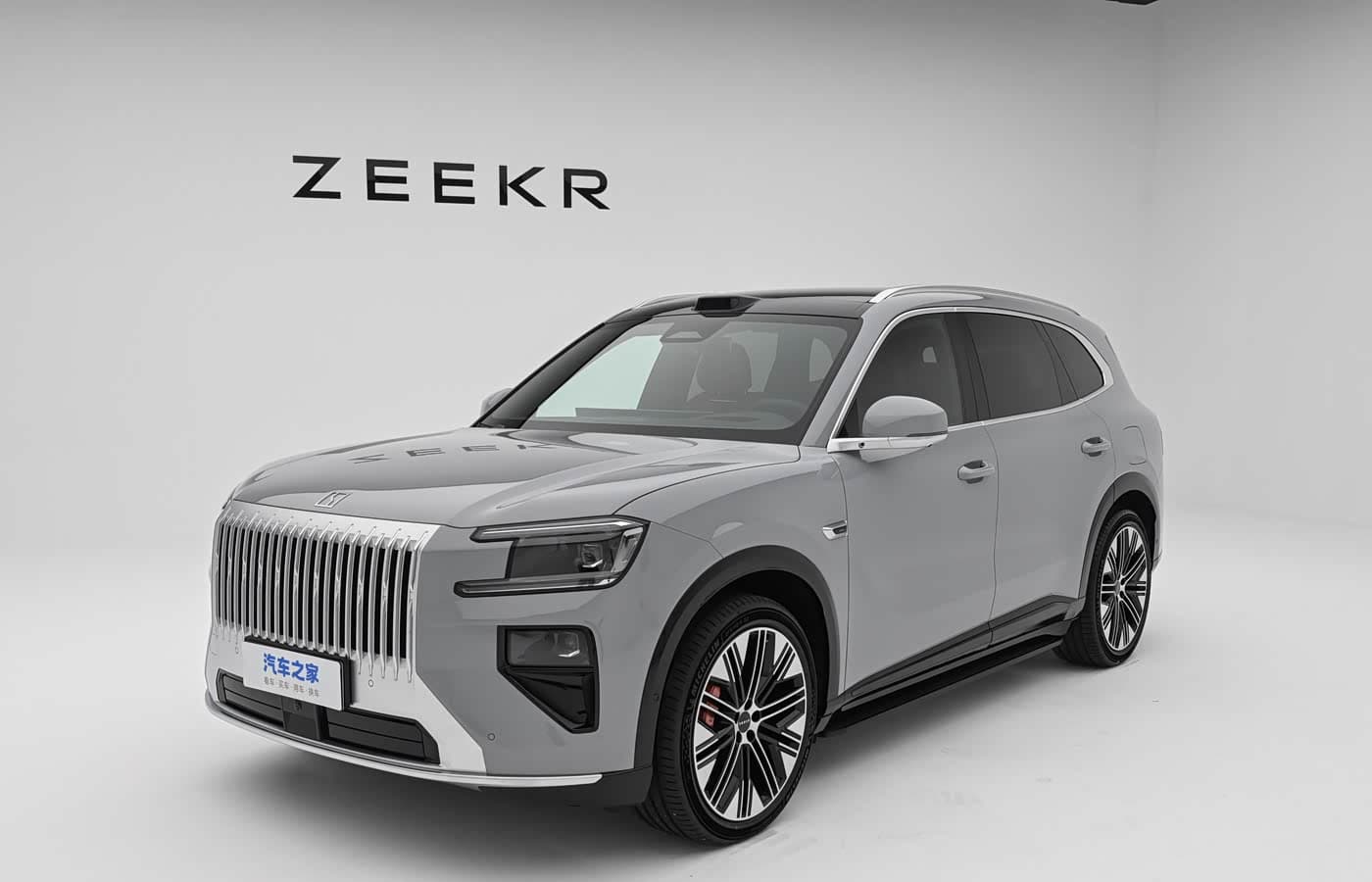 Убийца Li Auto от Zeekr готов к выходу на рынок. Zeekr 8X представят 16 марта: 2,0-литровый мотор, 1400 л.с. и 328 км без бензина