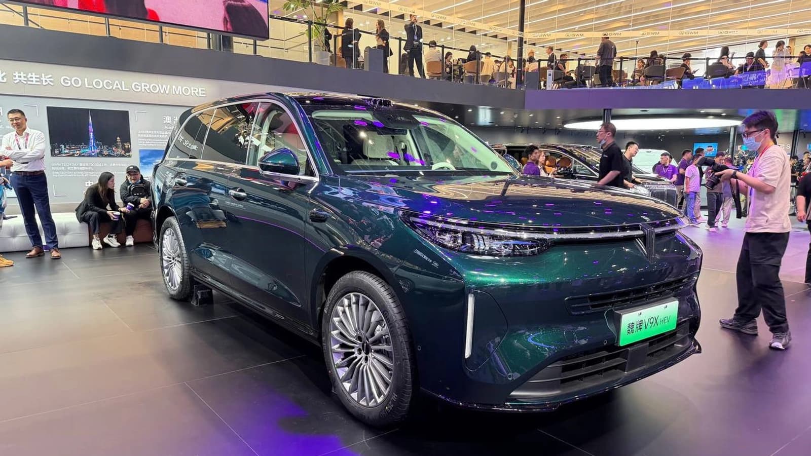 В России появится новый конкурент Li Auto L9: большой флагманский гибрид Wey V9X предложит до 748 л.с. и запас хода более 1600 км