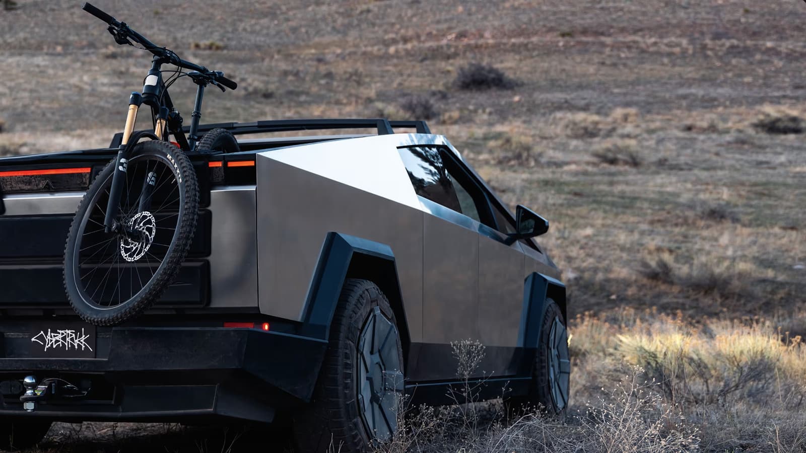 Cybertruck не тянет: Tesla в России переживает жесткий спад продаж