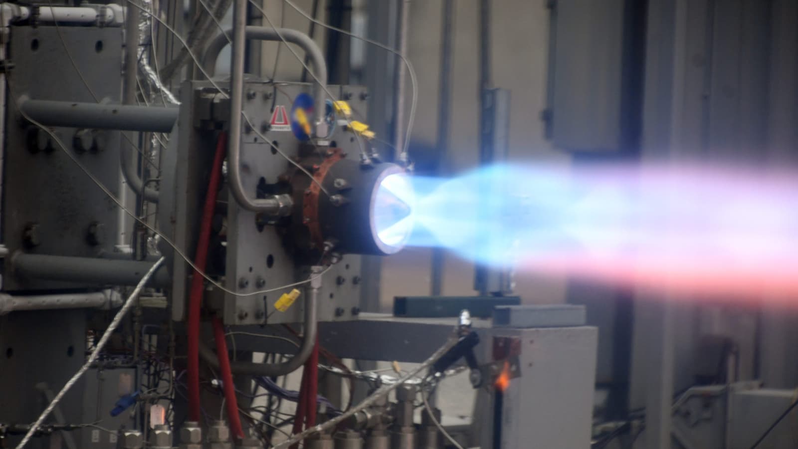 В США успешно испытали мощный ротационно-детонационный ракетный двигатель