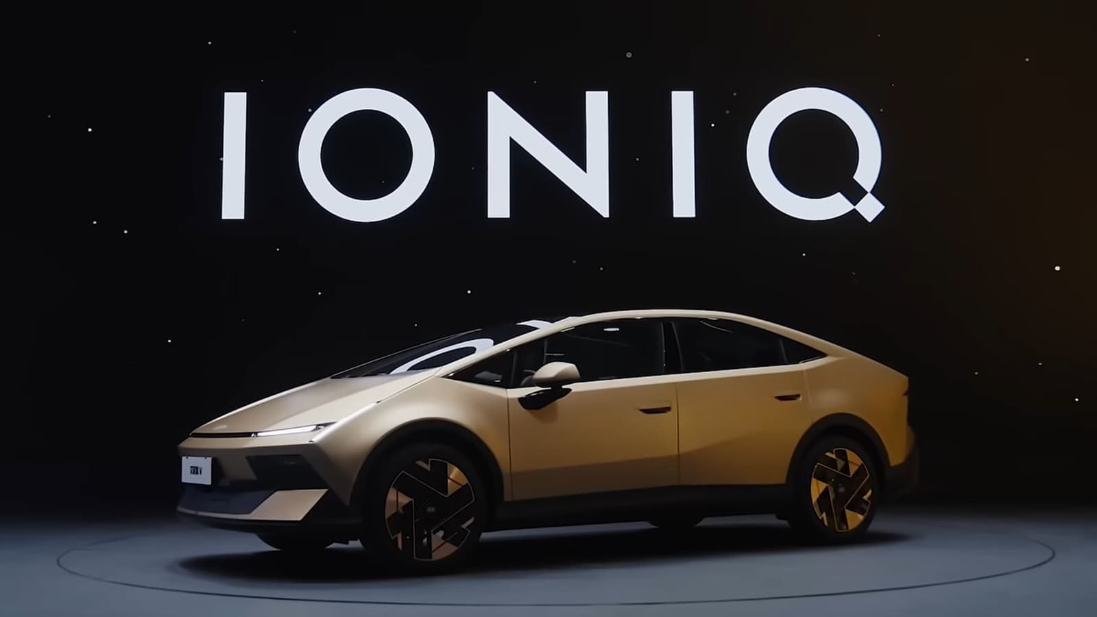 Всё ещё Ioniq, но уже не Hyundai. Представлен Ioniq V — большой электрический седан в стилистике Cybertruck и 800-вольтовой платформой