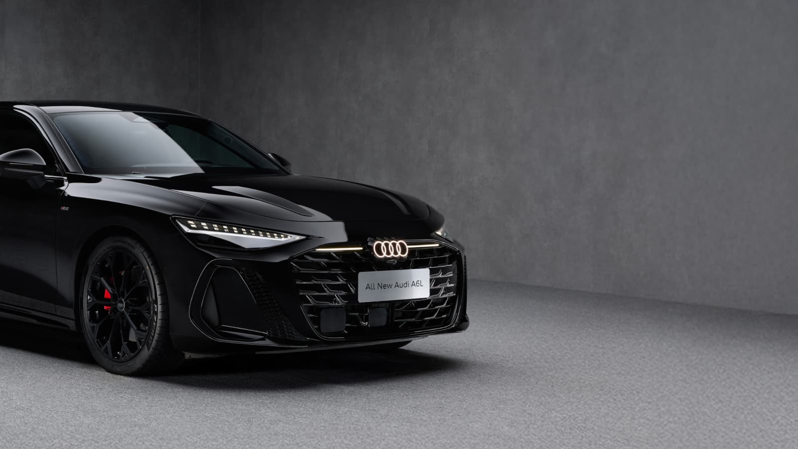 Полный привод, 543 л.с. и до 815 км на одной зарядке — от 310 тыс. юаней (3,4 млн рублей). Представлен новый Audi A6L e-tron