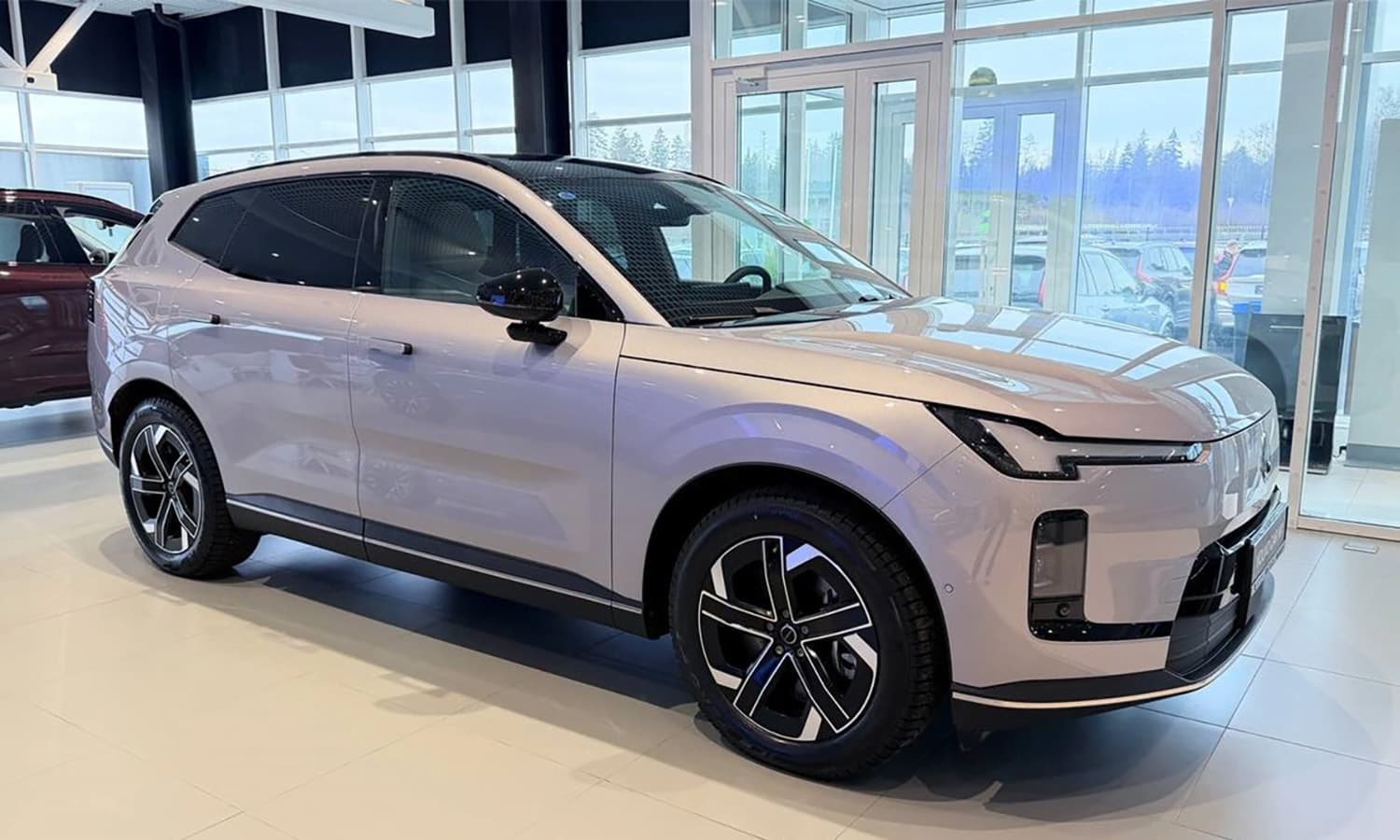 Совершенно новый супергибридный Volvo XC70 выйдет в России 25 апреля: 462 л.с., полный привод и 1200 км на баке бензина