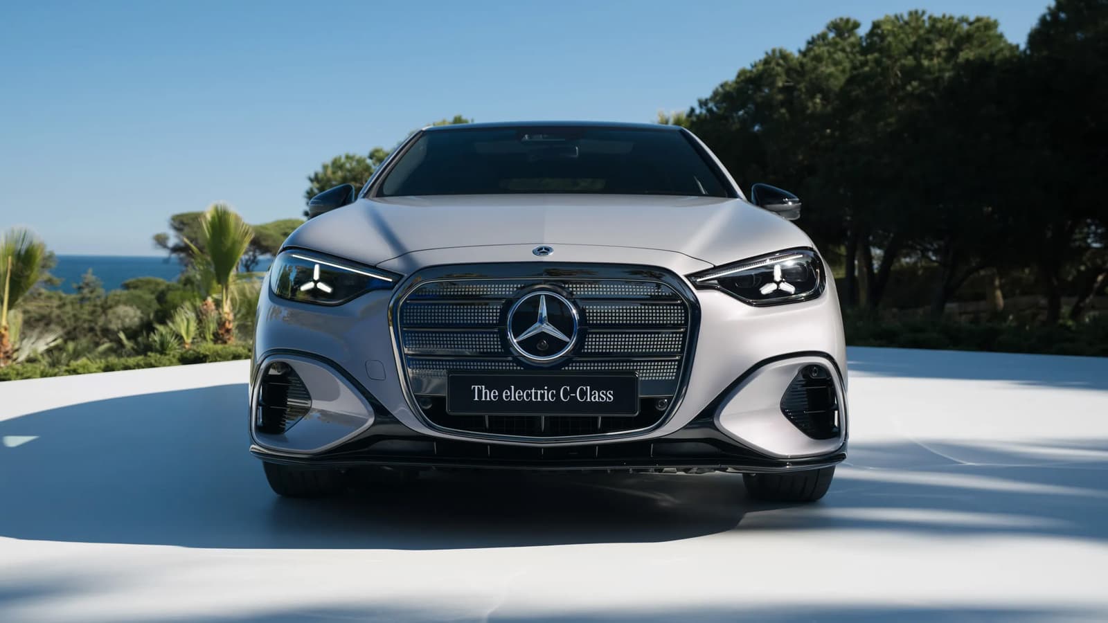 Представлен совершенно новый Mercedes-Benz C-Class EV: 489 л.с., полный привод и огромный 39,1-дюймовый дисплей Hyperscreen на передней панели