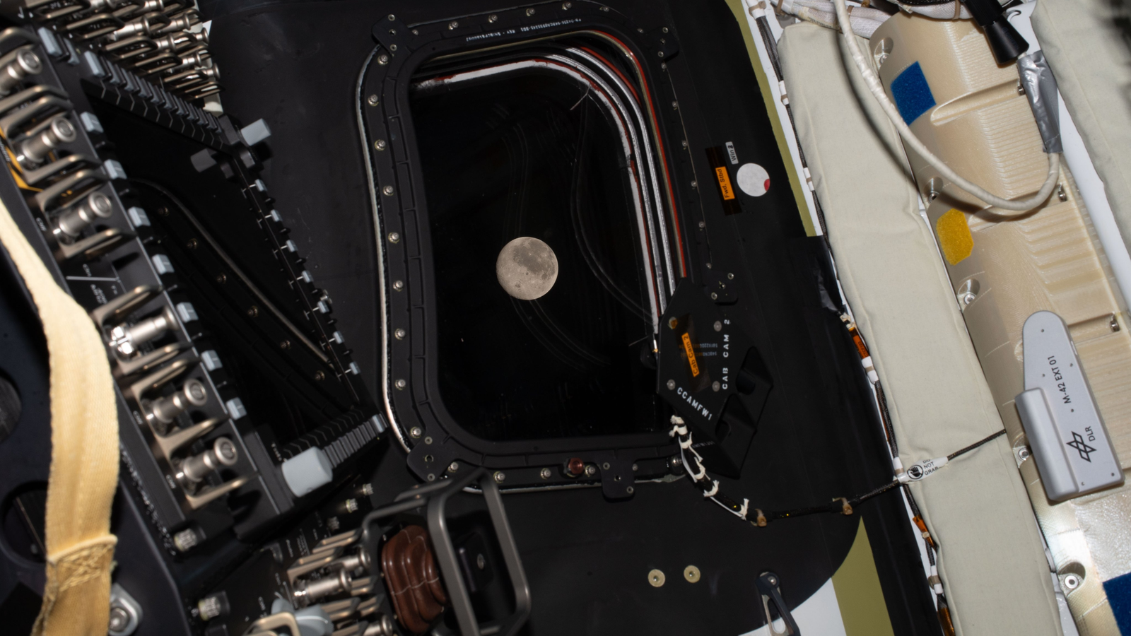 Корабль Orion выполнил финальный коррекционный манёвр на пути к Луне