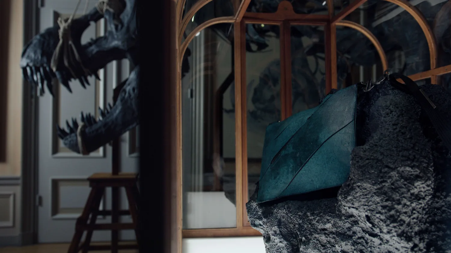 Учёные реконструировали кожу тираннозавра, и вскоре с аукциона будет продана первая сумка из этого материала