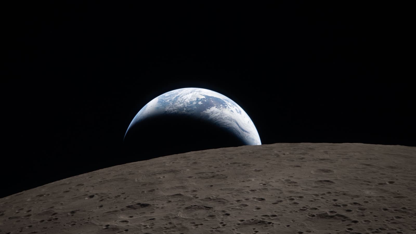 Земля над Луной и солнечное затмение с борта Orion: NASA опубликовало исторические кадры — астронавты повторили культовый снимок «Восход Земли»