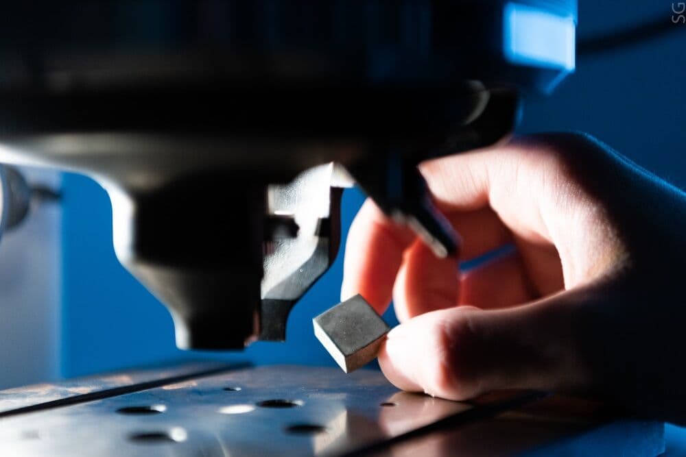 Российские ученые придумали, как делать мощные магниты без редкоземельных металлов