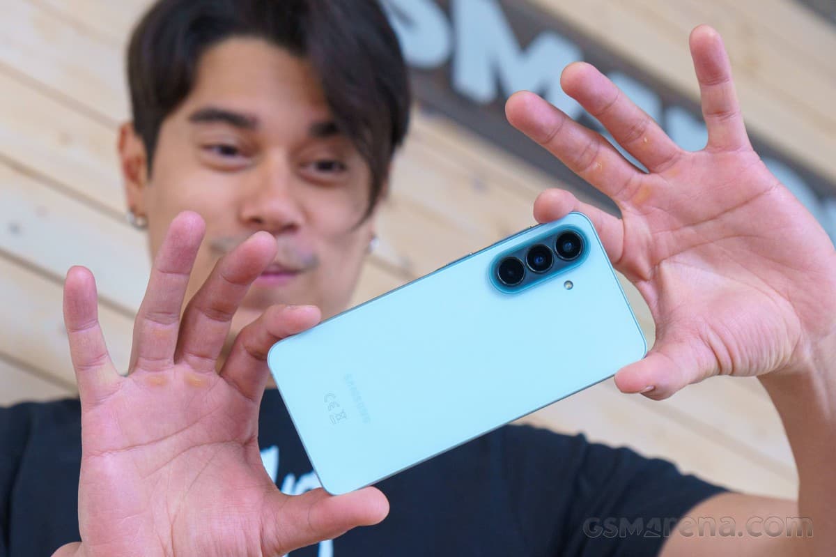 Обзор Samsung Galaxy A57 показал, что новинка стала заметно автономнее Galaxy A56, несмотря на аккумулятор ровно той же ёмкости