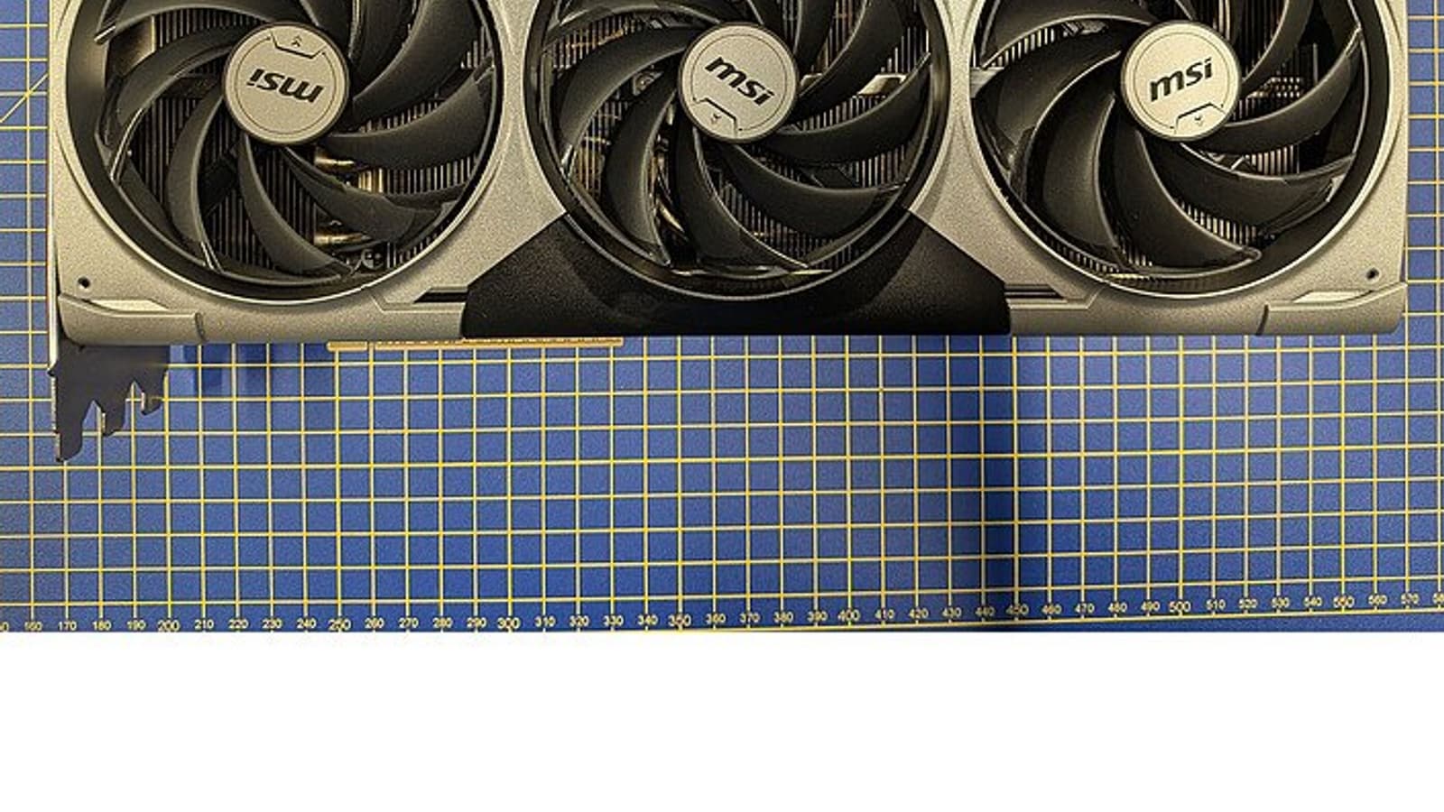 Европейский ретейлер начал продавать очень дешевые GeForce RTX 5090 за 1500 евро. Но есть нюанс: видеокарты не работают