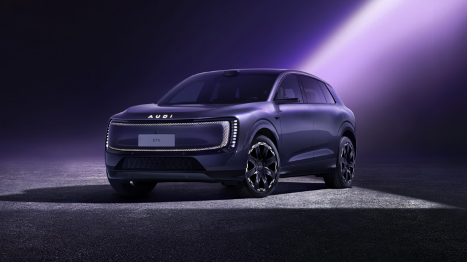 Audi без колец, но с 59-дюймовым дисплеем и новой батерей на 109 кВт·ч. Предзаказы на Audi E7X откроются уже 8 мая