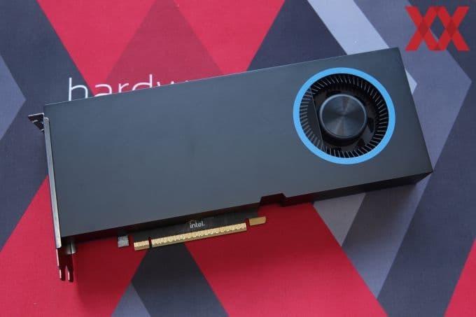 Intel удалось создать видеокарту, которая нередко может быть быстрее GeForce RTX 4070. Arc Pro B70 с 32 ГБ протестировали в играх