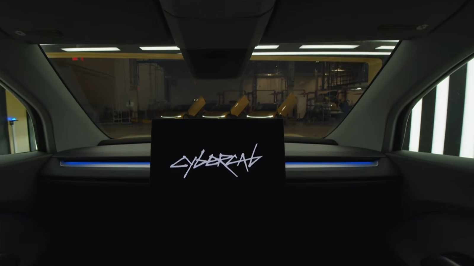 Tesla Cybercab сам выезжает с конвейера Gigafactory и едет на стоянку: опубликовано первое видео изнутри серийного автомобиля