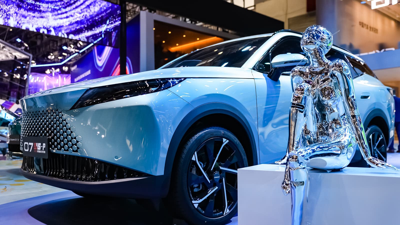 Omoda представила ИИ-салон для кроссовера Omoda 4 и умный парковщик VPD нового уровня