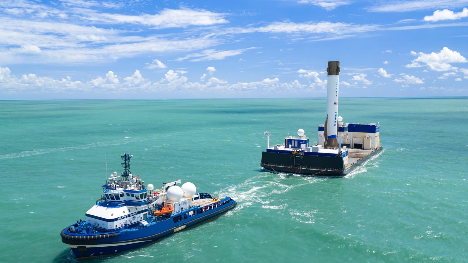 Ещё одна многоразовая орбитальная ракета: Blue Origin показала возвращение New Glenn после приземления на морскую платформу