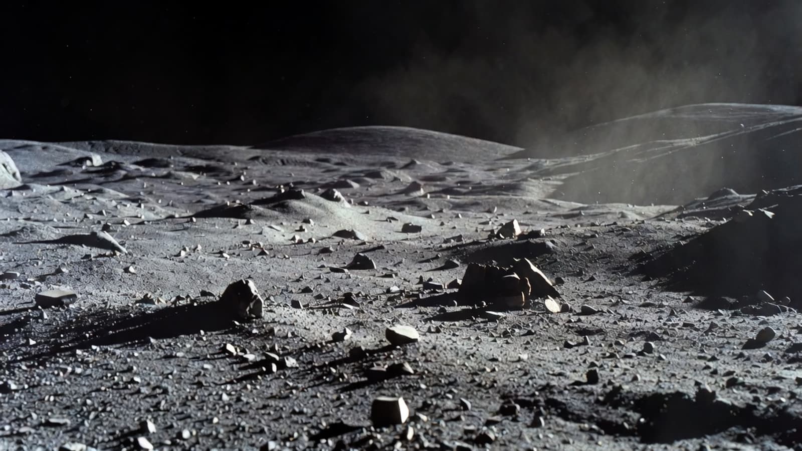 Китайские учёные нашли два новых минерала в лунном грунте