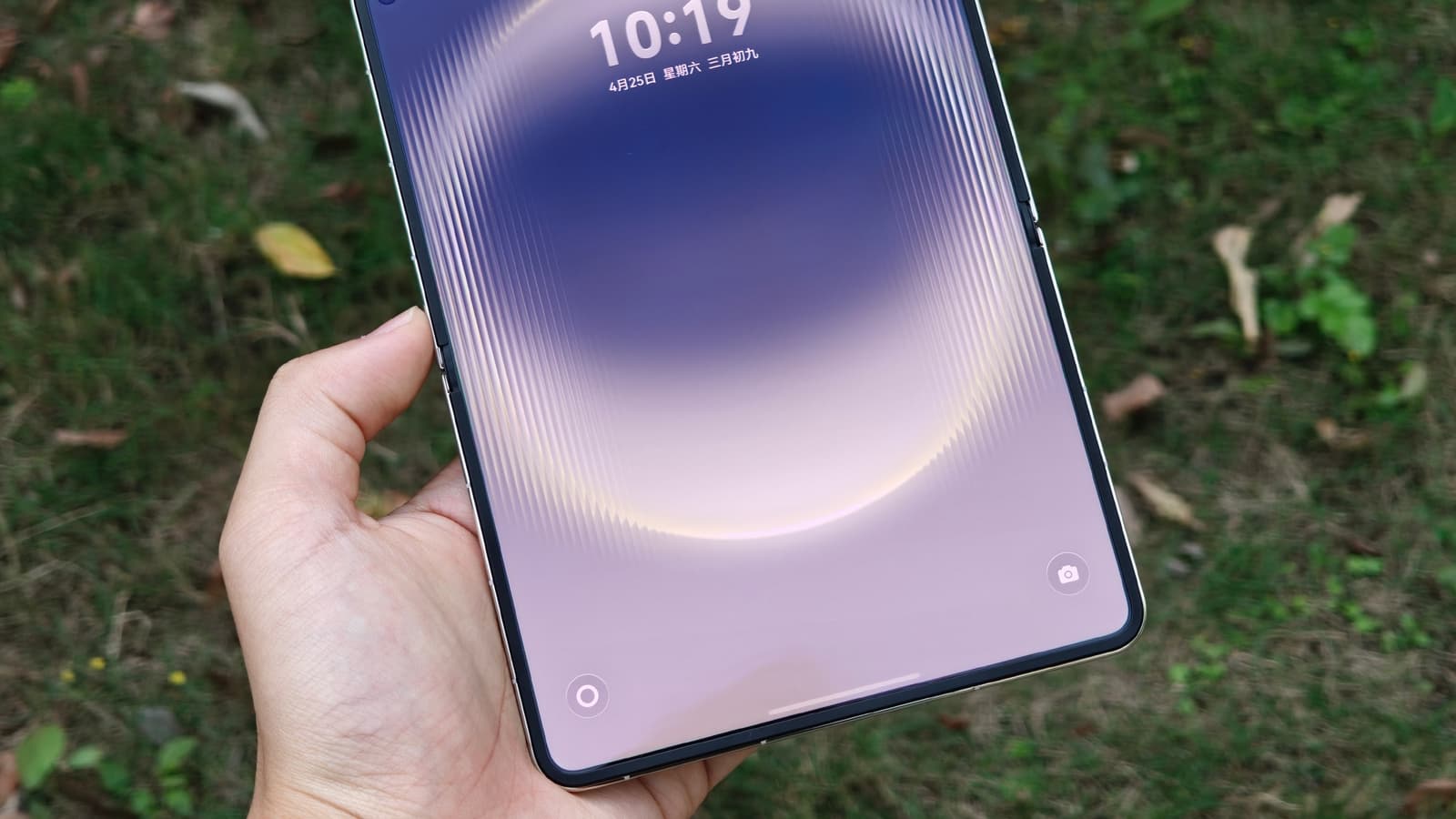 Это смартфон или планшет? Появились живые фото Huawei Pura X Max с экраном 16:10 и камерой XMAGE