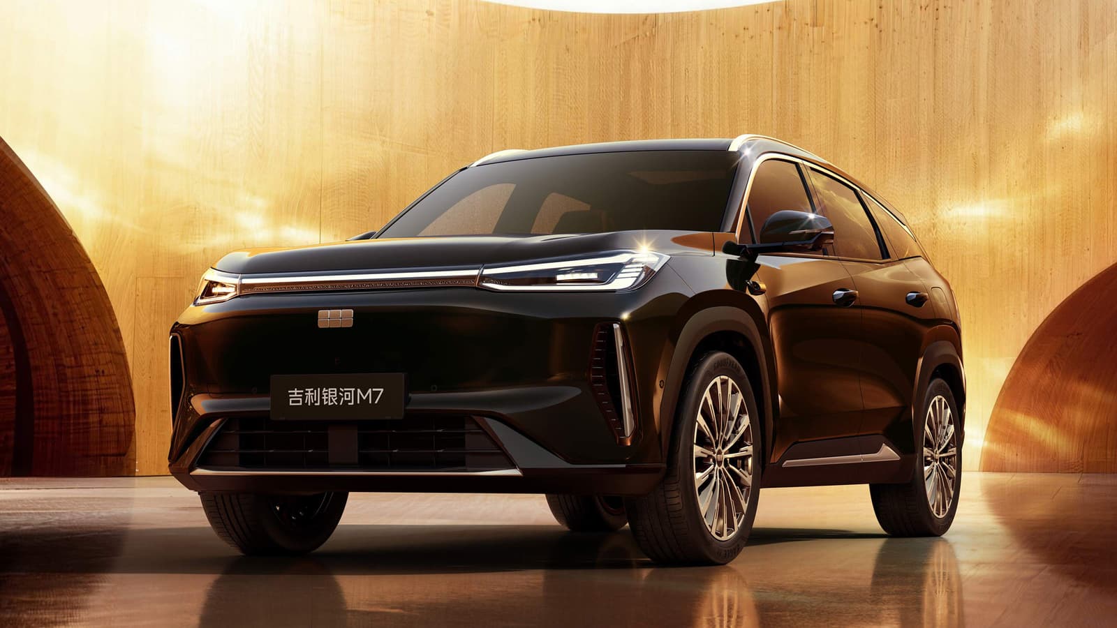 Гибридный кроссовер Geely с ИИ и запасом хода 1730 км на подходе: продажи Geely Galaxy M7 стартуют уже в апреле