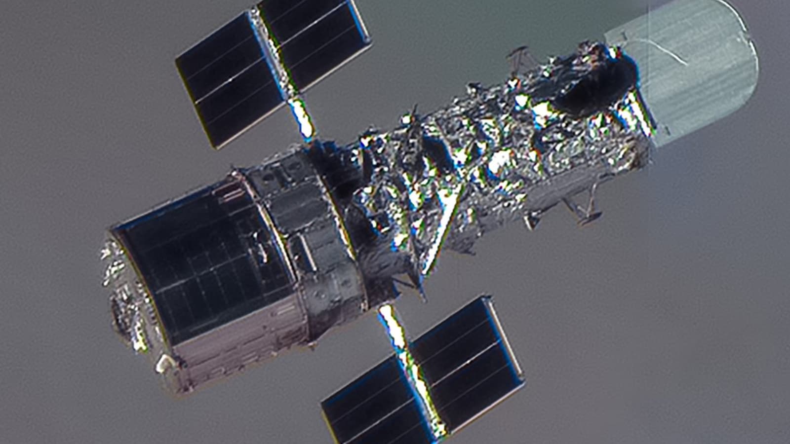 Уникальный снимок: космический телескоп Hubble впервые оказался в объективе другого спутника