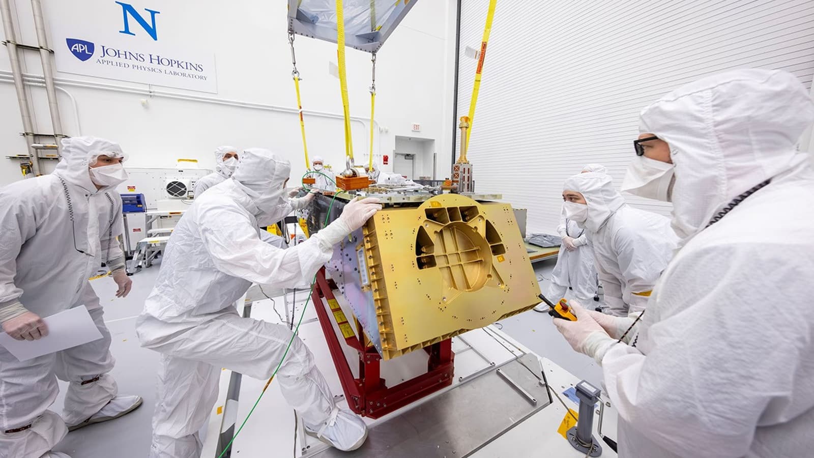 Аппарат Dragonfly для Титана получил корпус и готовится к финальным испытаниям