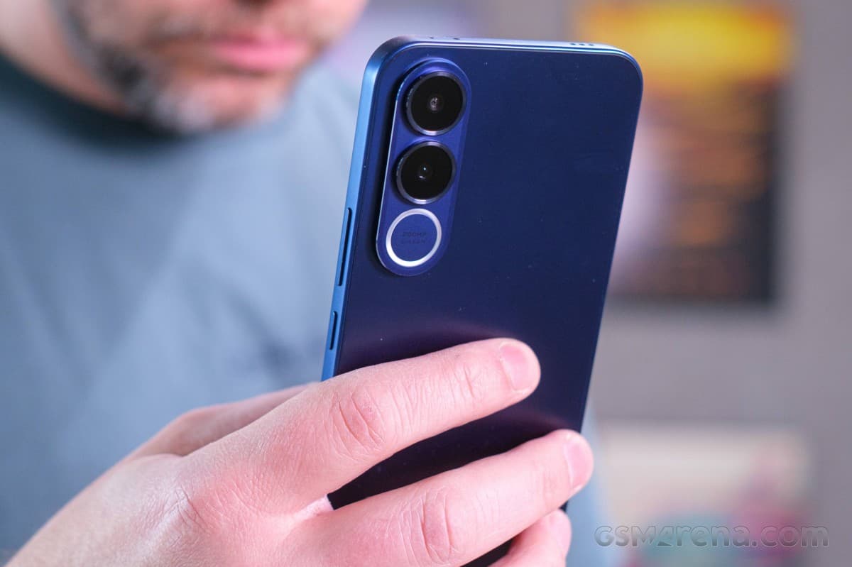 Обзор Vivo V70 FE с аккумулятором 7000 мАч показал очень высокую автономность