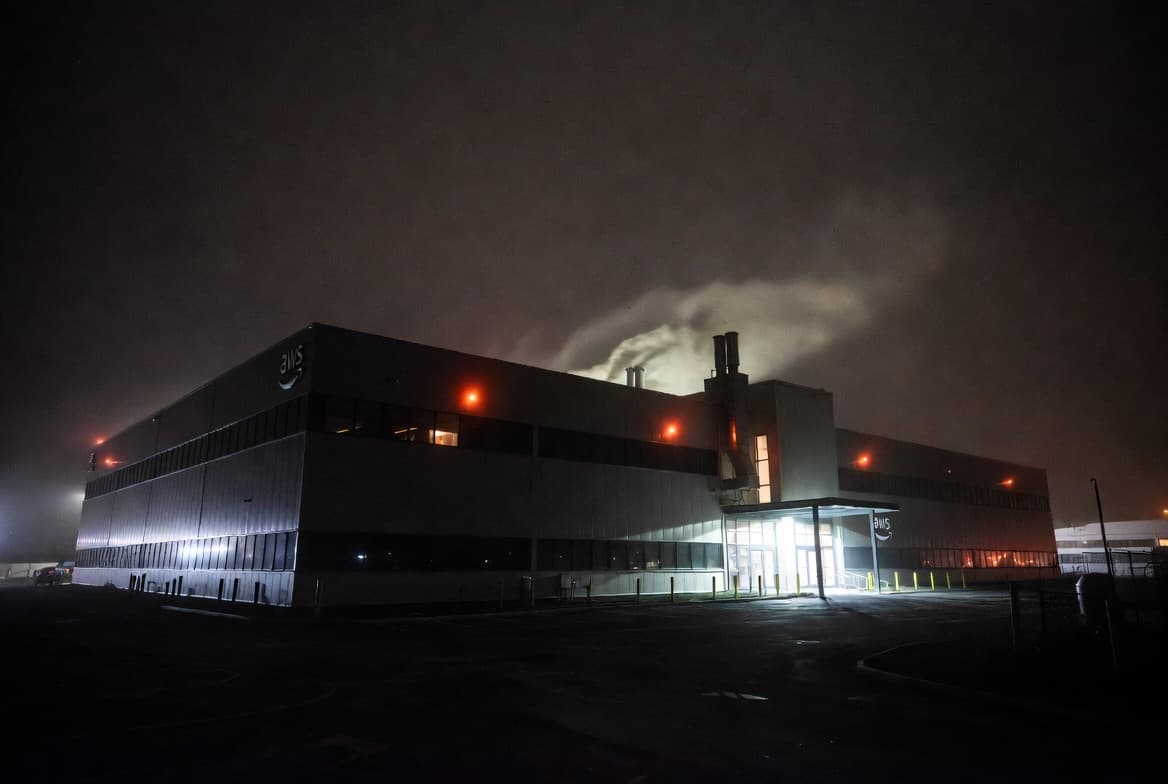 Серверы AWS в Бахрейне и Дубае выведены из строя в результате ударов Ирана