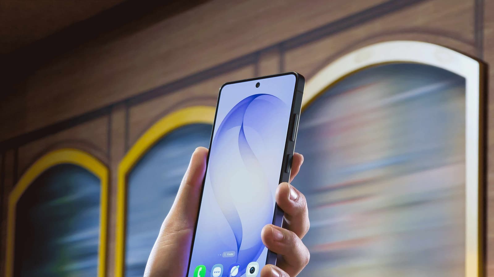 Флагманы Samsung Galaxy S27 могут получить китайские экраны