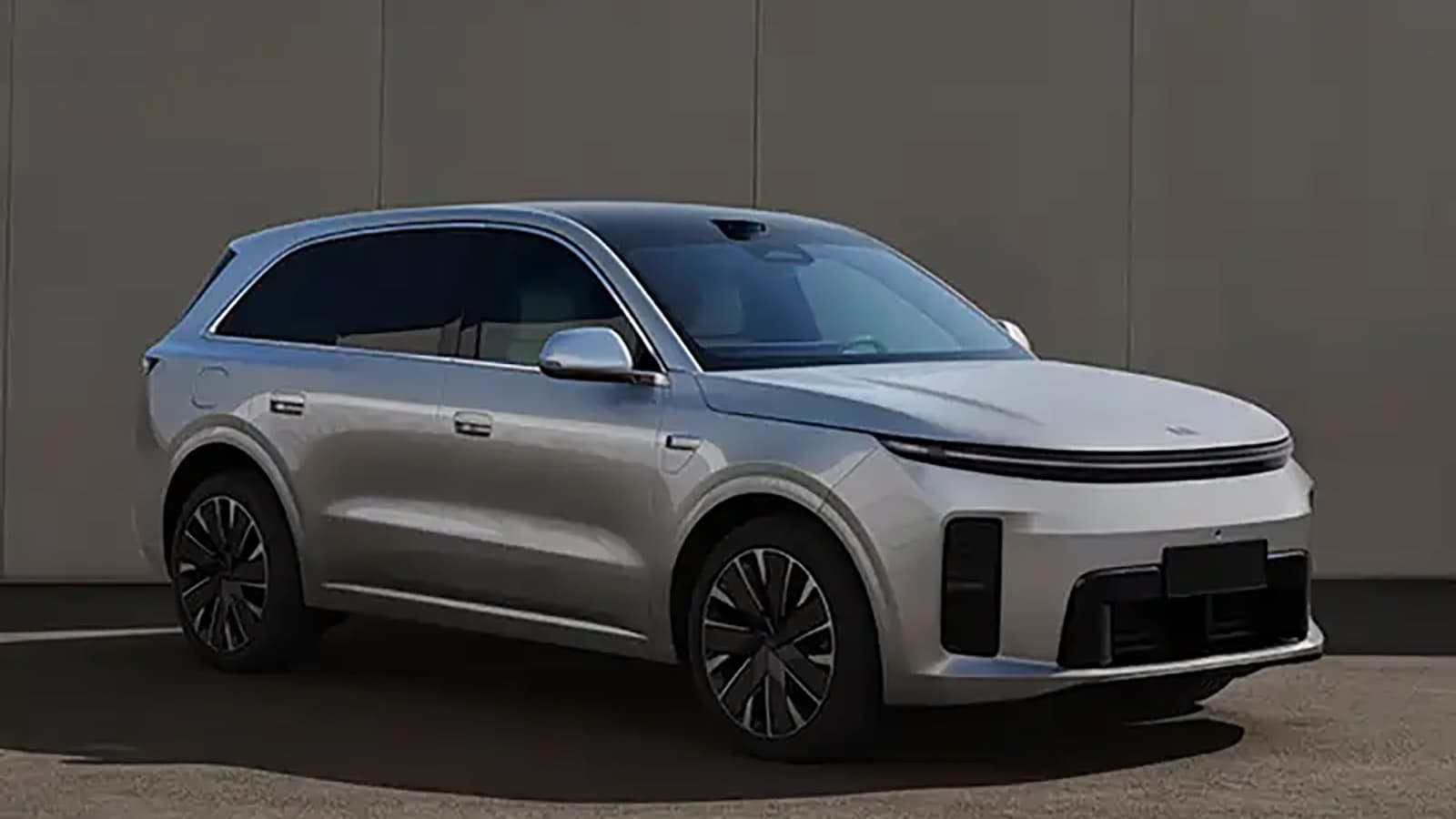 Рассекречен обновленный кроссовер Li Auto L6: сильно увеличенная батарея и целых 234 км без капли бензина