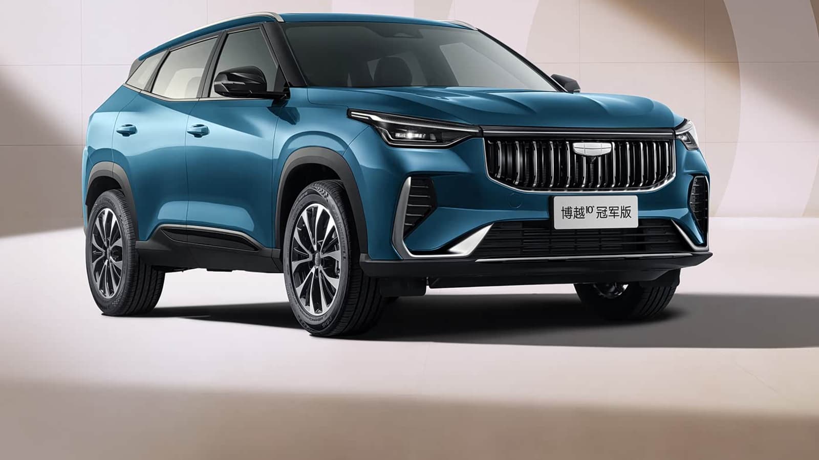 В Китае представлен юбилейный Geely Cityray: улучшенная медиасистема, электронные помощники, 180 л.с. и цена всего 88 тыс. юаней (960 тыс. рублей)