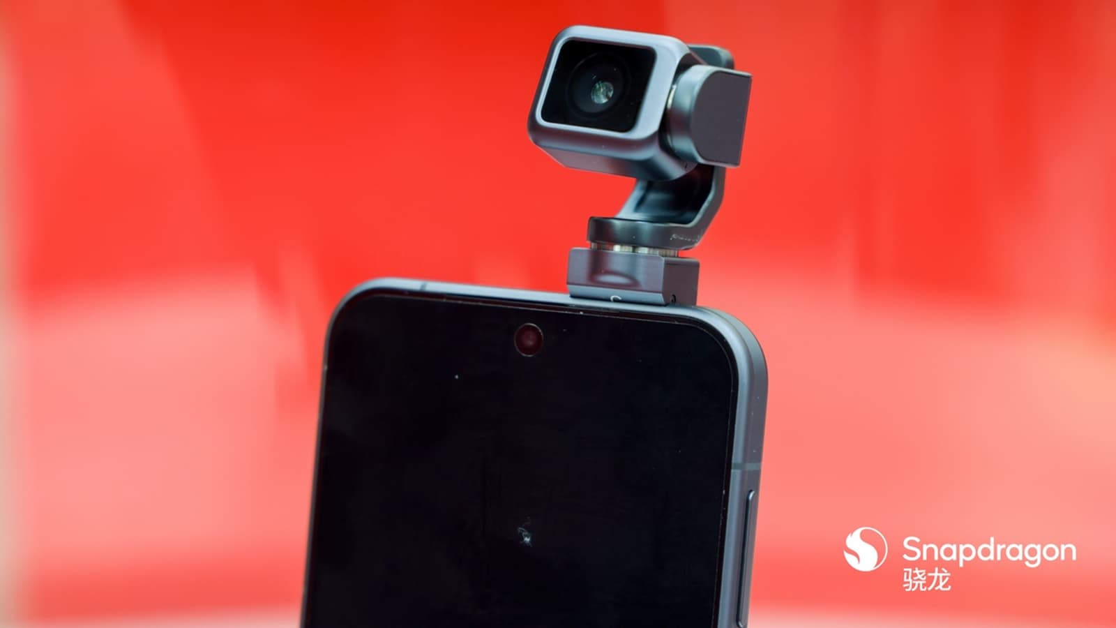 Первый в мире: Honor Robot Phone показали вживую перед выходом