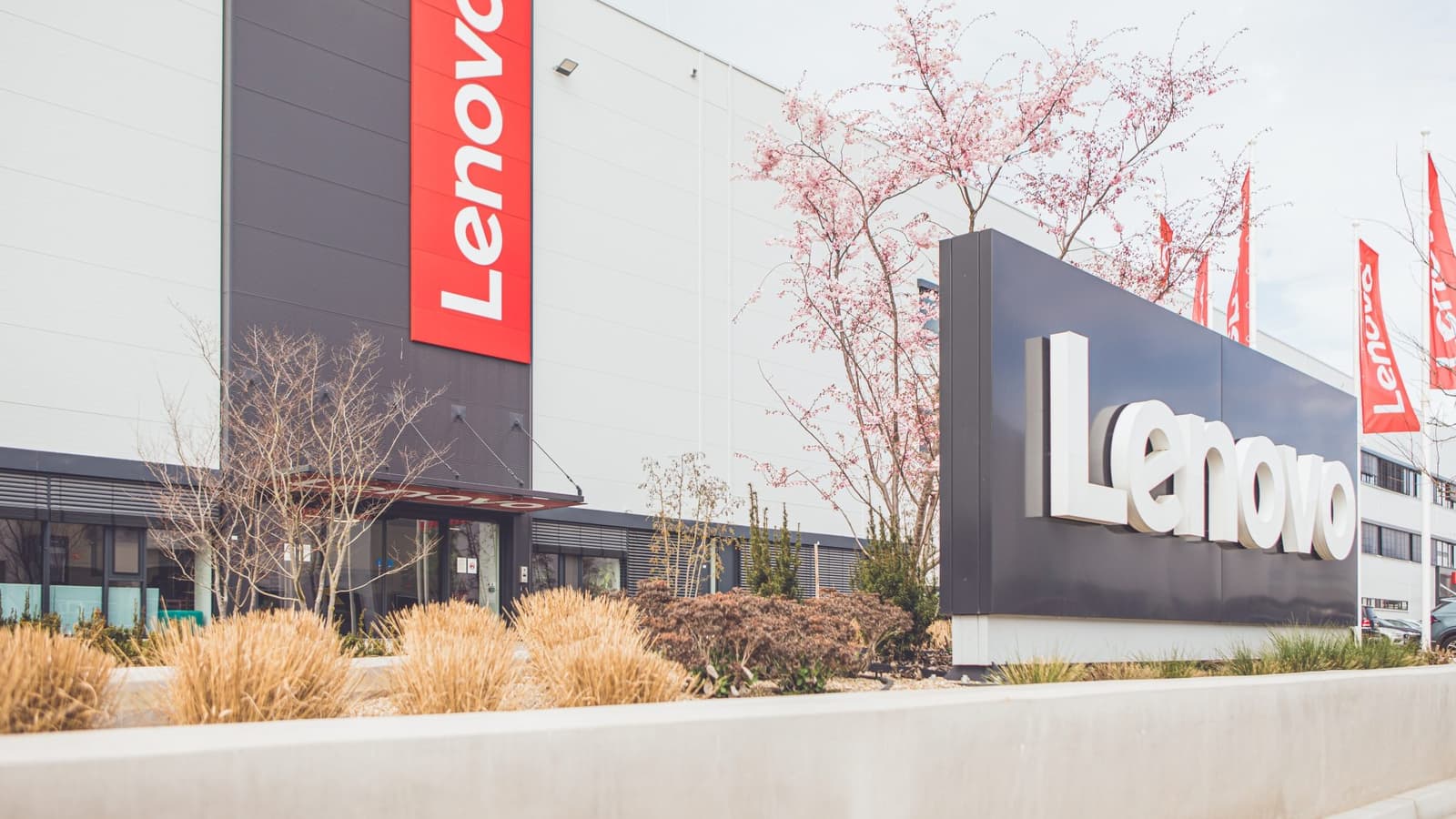 Lenovo показала рекордную выручку на фоне бума ИИ-инфраструктуры и серверного бизнеса