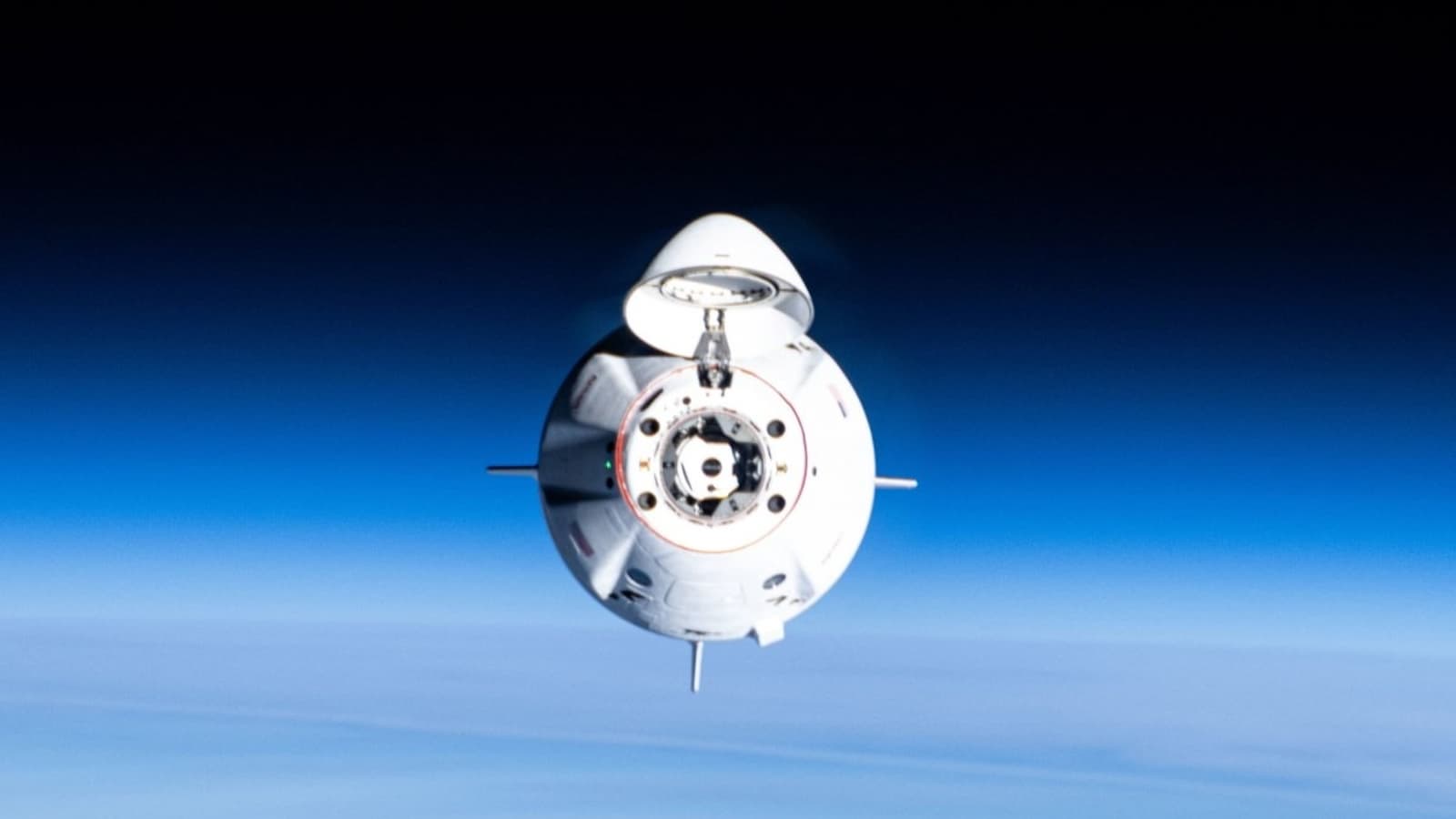 NASA подстраховывается: агентство готово передать SpaceX ещё шесть пилотируемых миссий к МКС