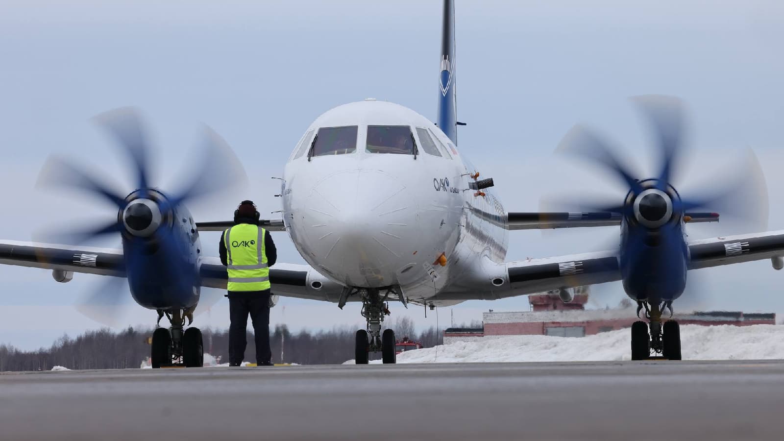 Современная замена устаревшим Ан-24 и Ан-26: Архангельская область станет первым эксплуатантом Ил-114-300