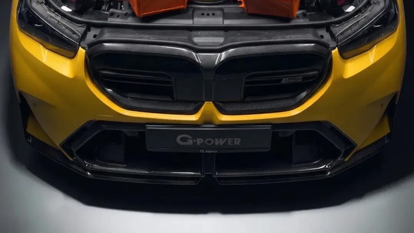 В Германии прокачали гибридный BMW M5 — он стал таким же мощным, как Bugatti Veyron