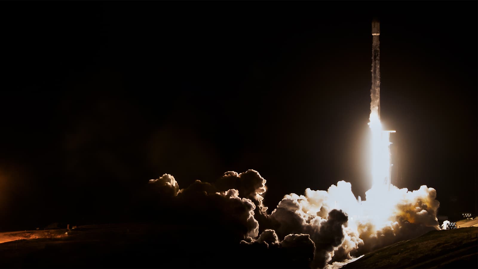 Falcon 9 идёт на рекорд: 33-й полёт одной ступени и сразу 45 спутников на орбите