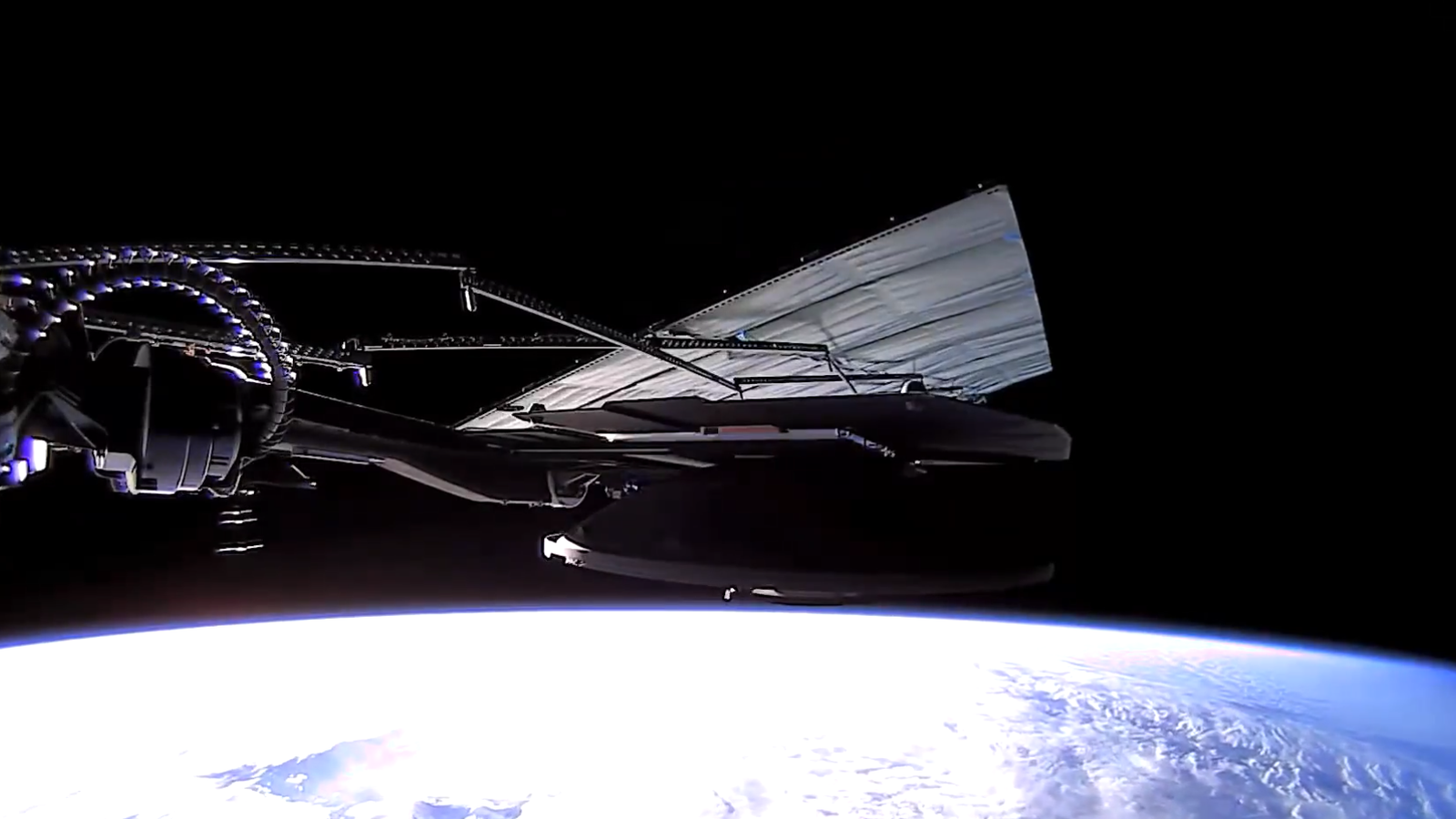 Высокоскоростной спутниковый интернет с низкой задержкой: SpaceX показала, как выглядит Земля со спутника Starlink