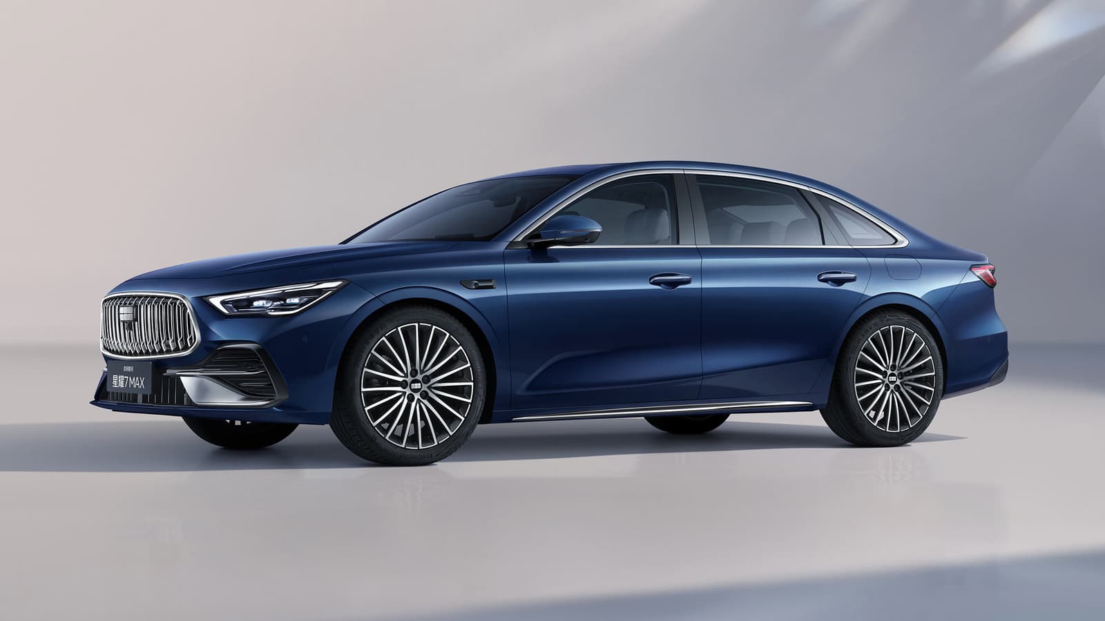 В два раза дешевле Toyota Camry и в два раза мощнее: Geely Galaxy Star 7 Max стал хитом в Китае — 10 000 заказов за сутки