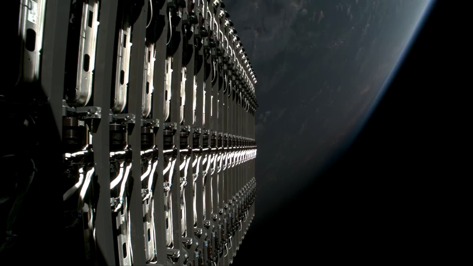SpaceX показала вывод на орбиту партии спутников Starlink