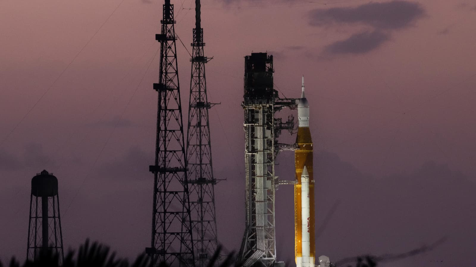 Высадка американцев на Луну откладывается. NASA изменила план миссии Artemis III: вместо Луны — орбитальная репетиция