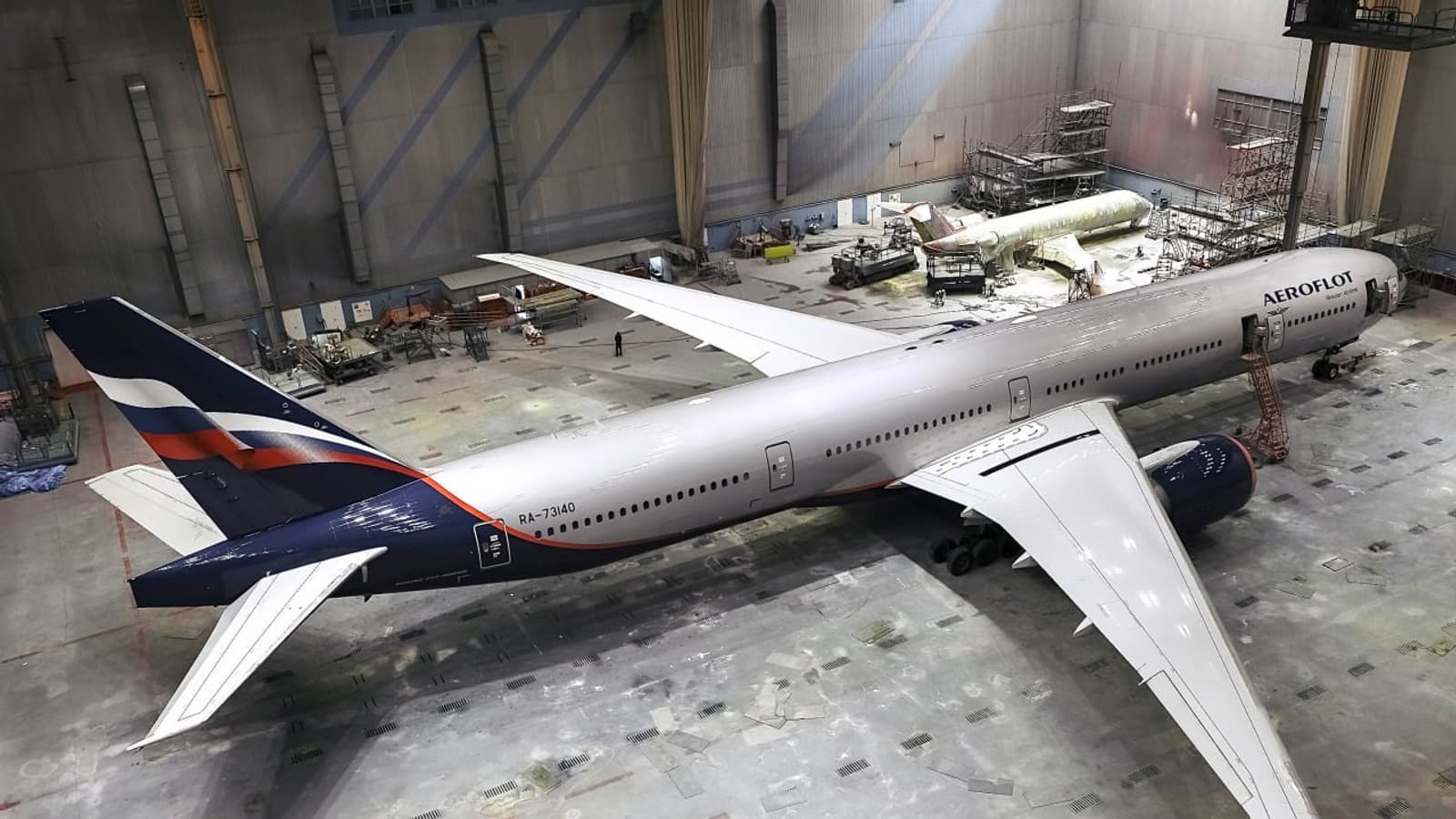 «Аэрофлот» впервые перекрасил Boeing 777 в России